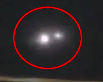 Bizarre Footage Shows Mysterious ‘spinning UFO’ Lighting Up Night Sky ...